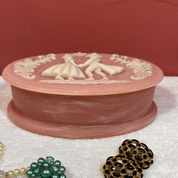 FAUX PINK MARBLE CAMEO TRINKET DISH - Picture 3 of 10